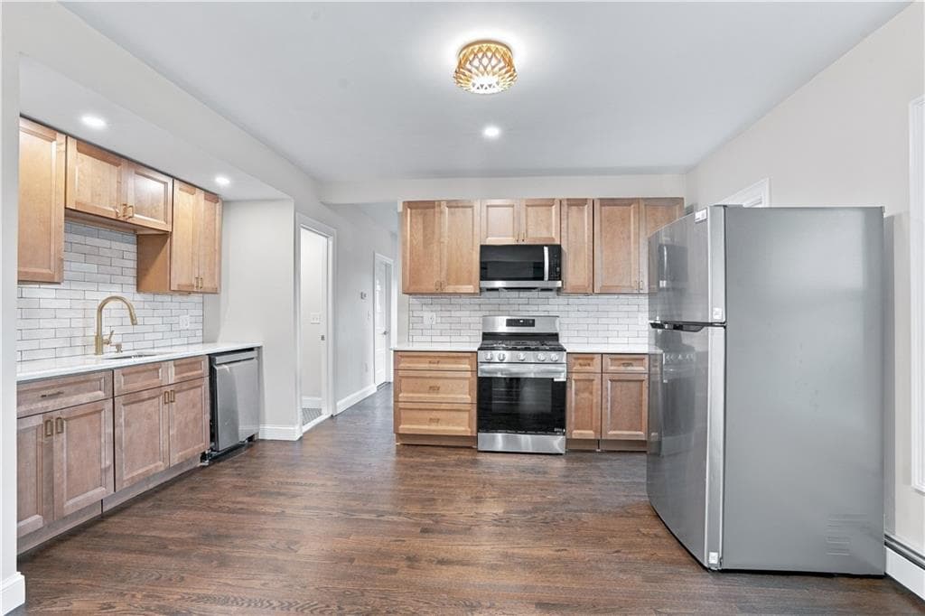 Multi Family at 230 Unit Street, Providence, photo 17 of 26