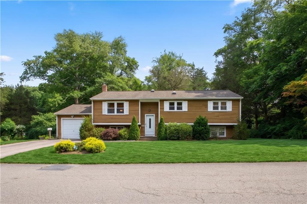 Single Family Residence at 102 Windward Walk, North Kingstown, photo 46 of 46