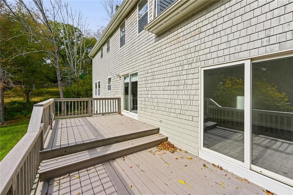 Single Family Residence at 632 Shermantown Road, North Kingstown, photo 13 of 48