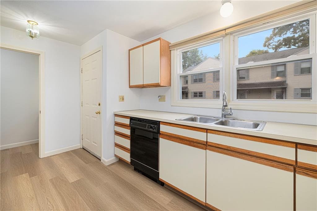 Condominium at 1603 Plainfield Pike UNIT E7, Johnston, photo 6 of 33