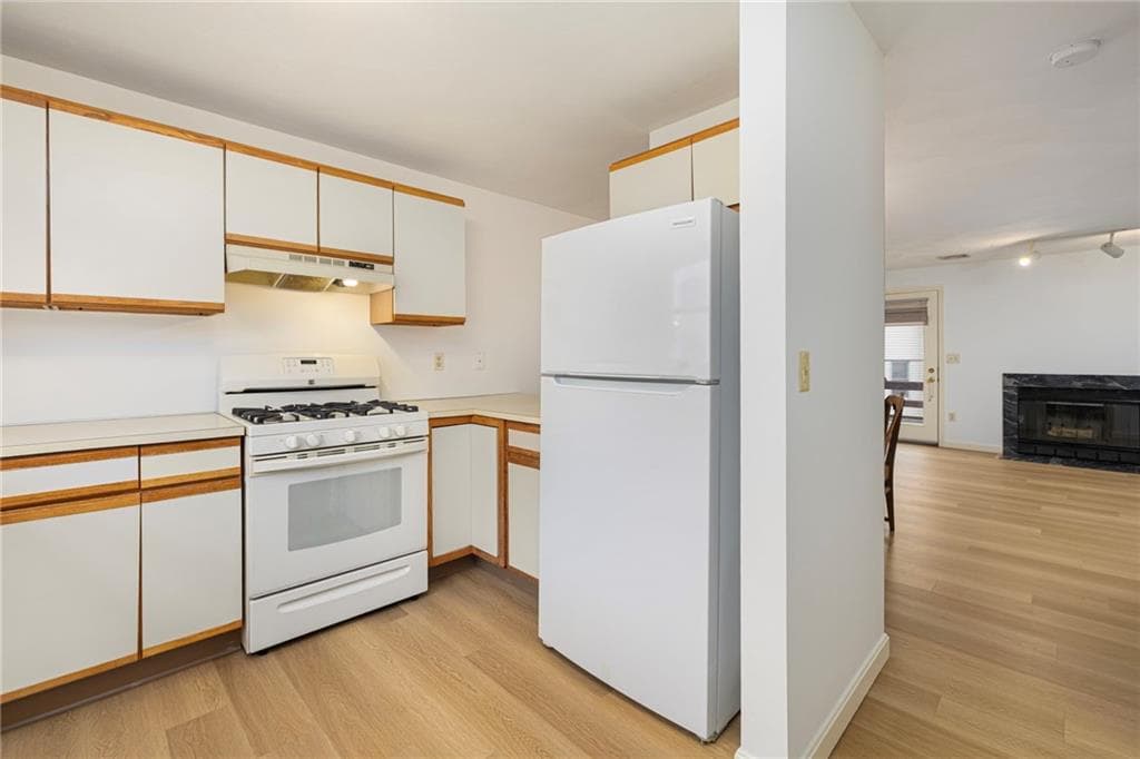 Condominium at 1603 Plainfield Pike UNIT E7, Johnston, photo 7 of 33