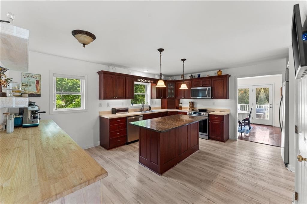 Single Family Residence at 39 Moonlight Drive, Westerly, photo 7 of 43