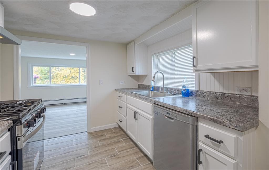 Single Family Residence at 10 Totem Pole Trail, Smithfield, photo 9 of 19