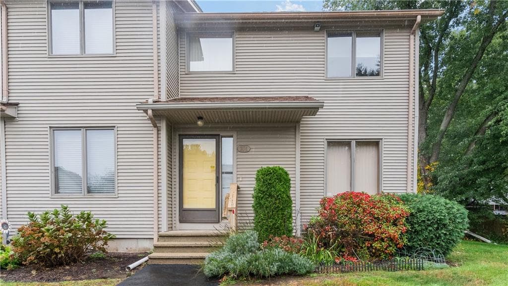 Condominium at 161 Holland Street UNIT 204, Cranston, photo 2 of 21