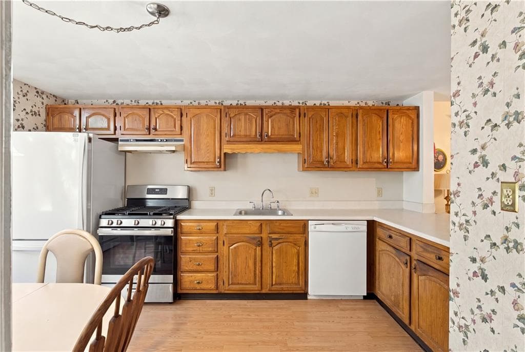 Condominium at 5 Wake Robin Road UNIT 2202, Lincoln, photo 5 of 26