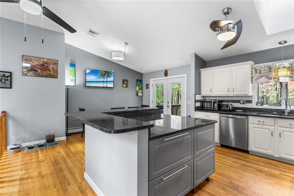 Single Family Residence at 151 Quaker Lane, Scituate, photo 5 of 40