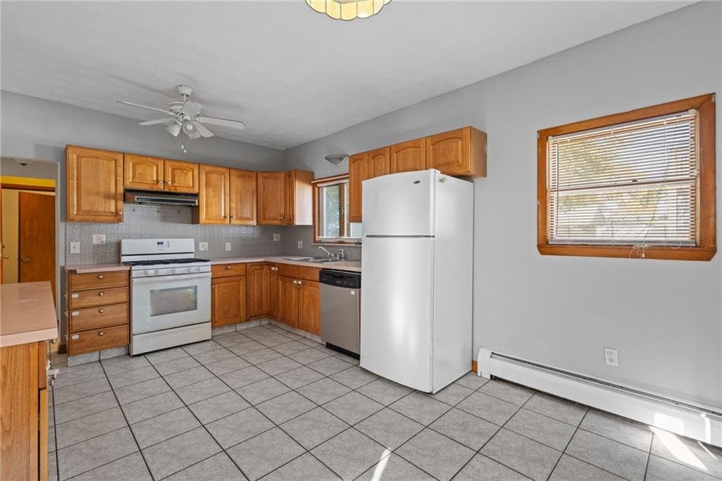 Single Family Residence at 16 Baltimore Street, Providence, photo 10 of 34