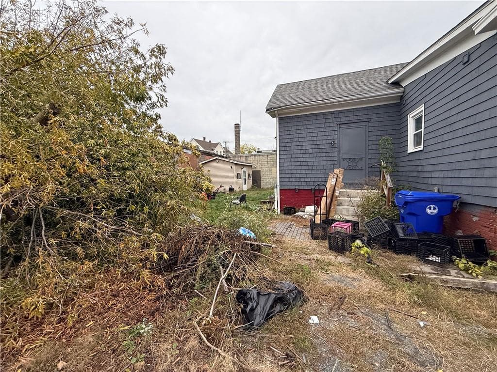 Multi Family at 195 Cross Street, Central Falls, photo 16 of 17