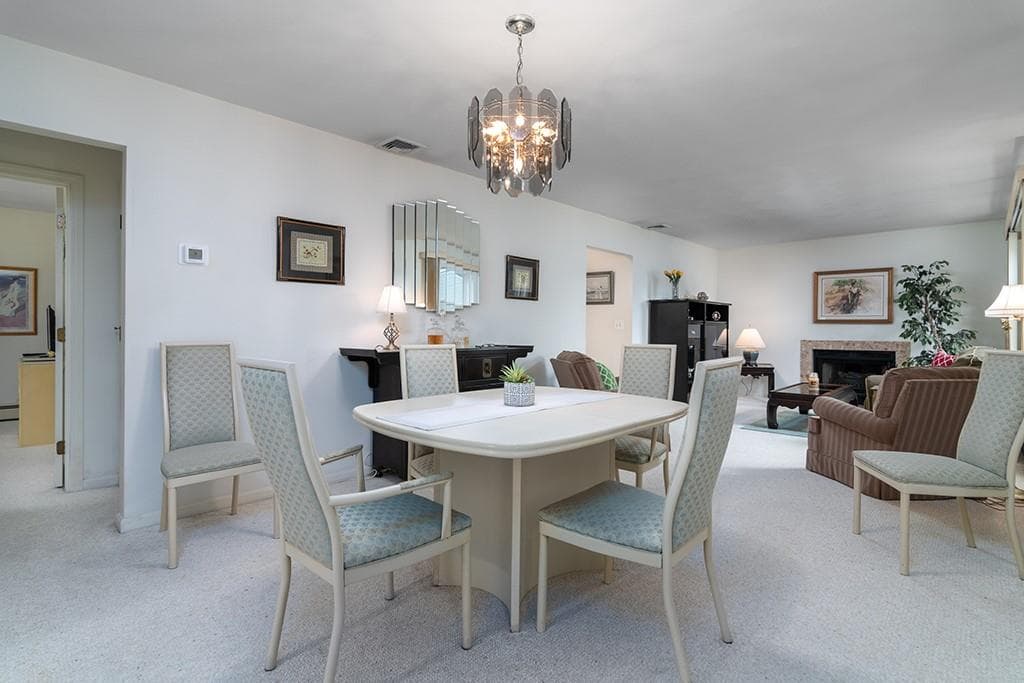 Condominium at 1 WILLOW GLEN Circle UNIT 52, Warwick, photo 6 of 20