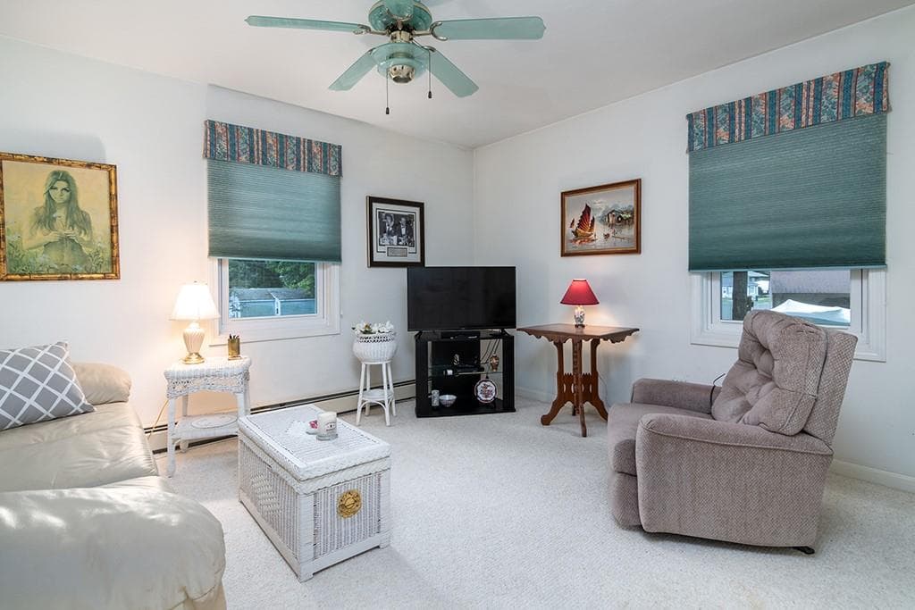 Condominium at 1 WILLOW GLEN Circle UNIT 52, Warwick, photo 16 of 20