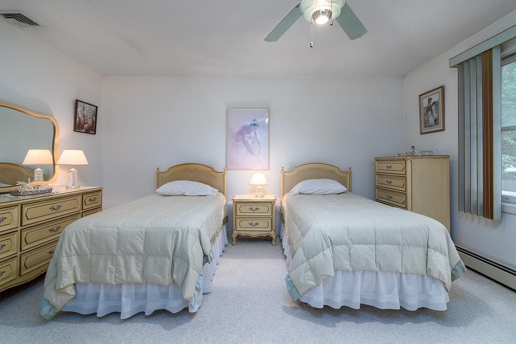 Condominium at 1 WILLOW GLEN Circle UNIT 52, Warwick, photo 12 of 20
