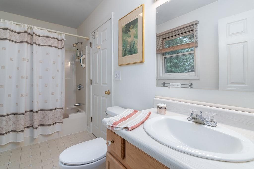 Condominium at 1 WILLOW GLEN Circle UNIT 52, Warwick, photo 14 of 20