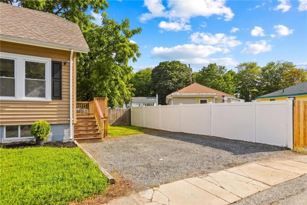 Single Family Residence at 21 Overbrook Avenue, Warwick, photo 3 of 41