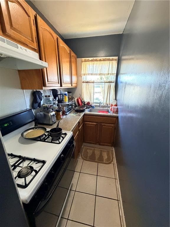 Multi Family at Multi Family, Central Falls, photo 6 of 17