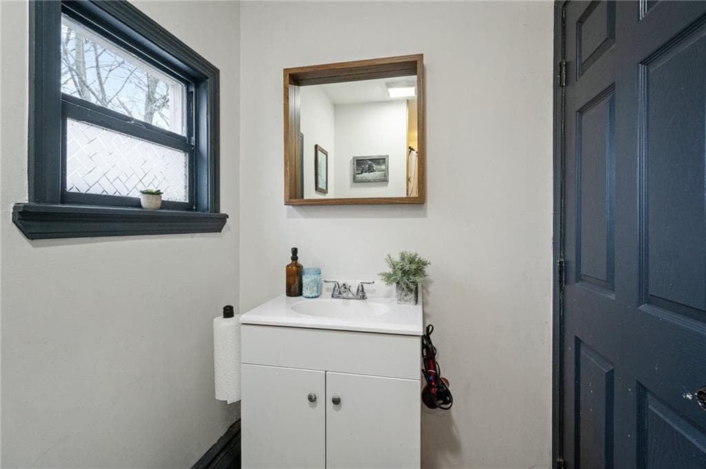 Multi Family at 31 Gilmore Street, Providence, photo 26 of 40