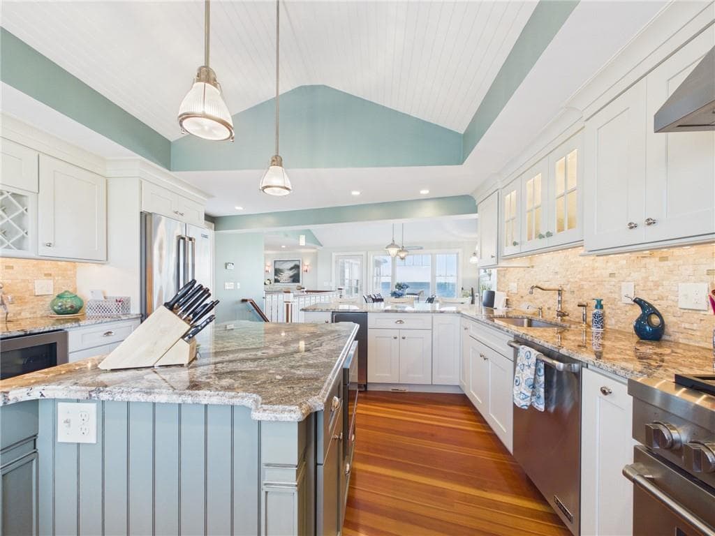 Single Family Residence at 110 Sand Hill Cove Rd Road, Narragansett, photo 10 of 48