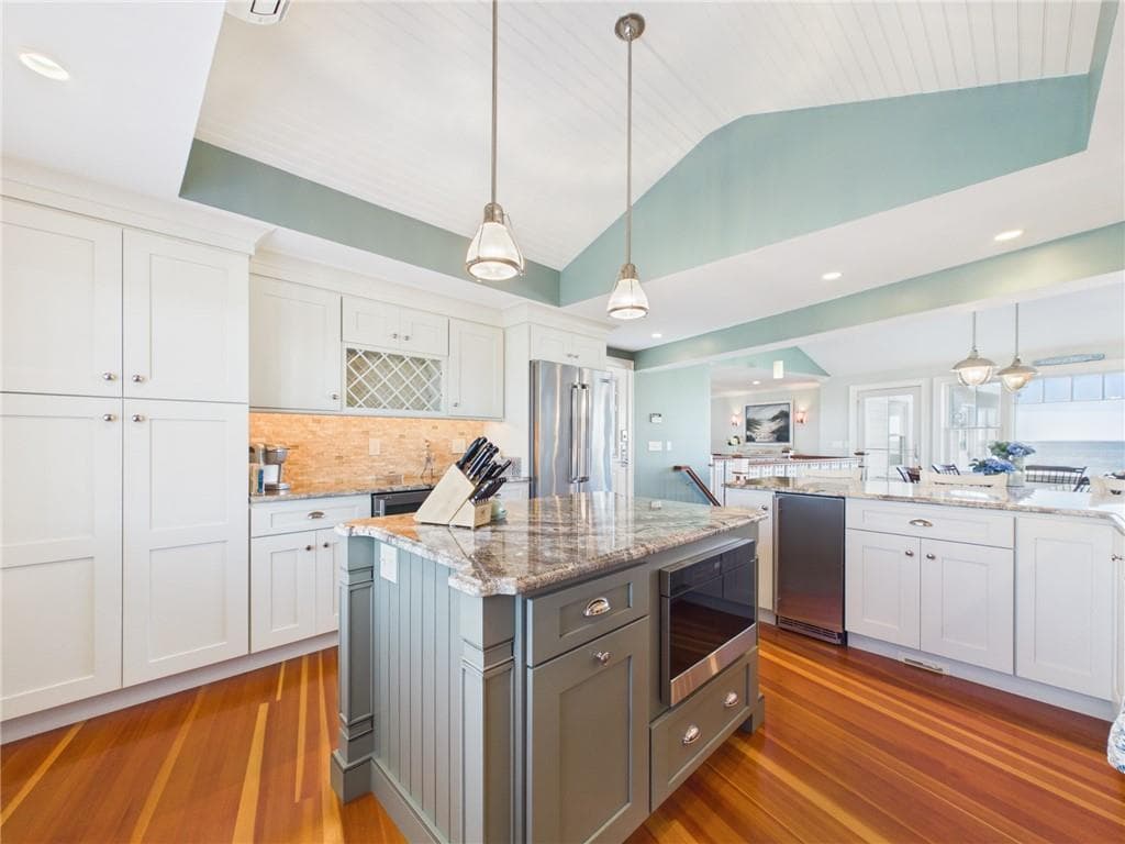 Single Family Residence at 110 Sand Hill Cove Rd Road, Narragansett, photo 11 of 48