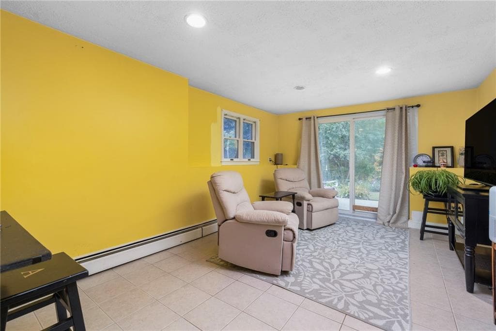 Multi Family at 495 Lafayette Road, North Kingstown, photo 6 of 28