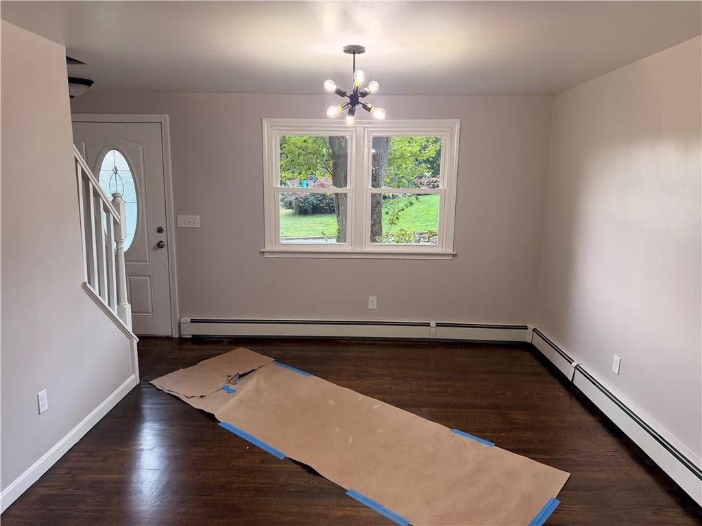 Single Family Residence at 15 Baneberry Drive, Cranston, photo 7 of 19