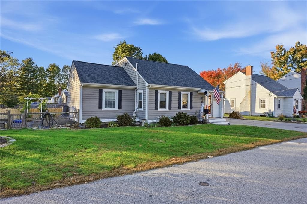 Single Family Residence at 99 George Arden Avenue, Warwick, photo 2 of 50