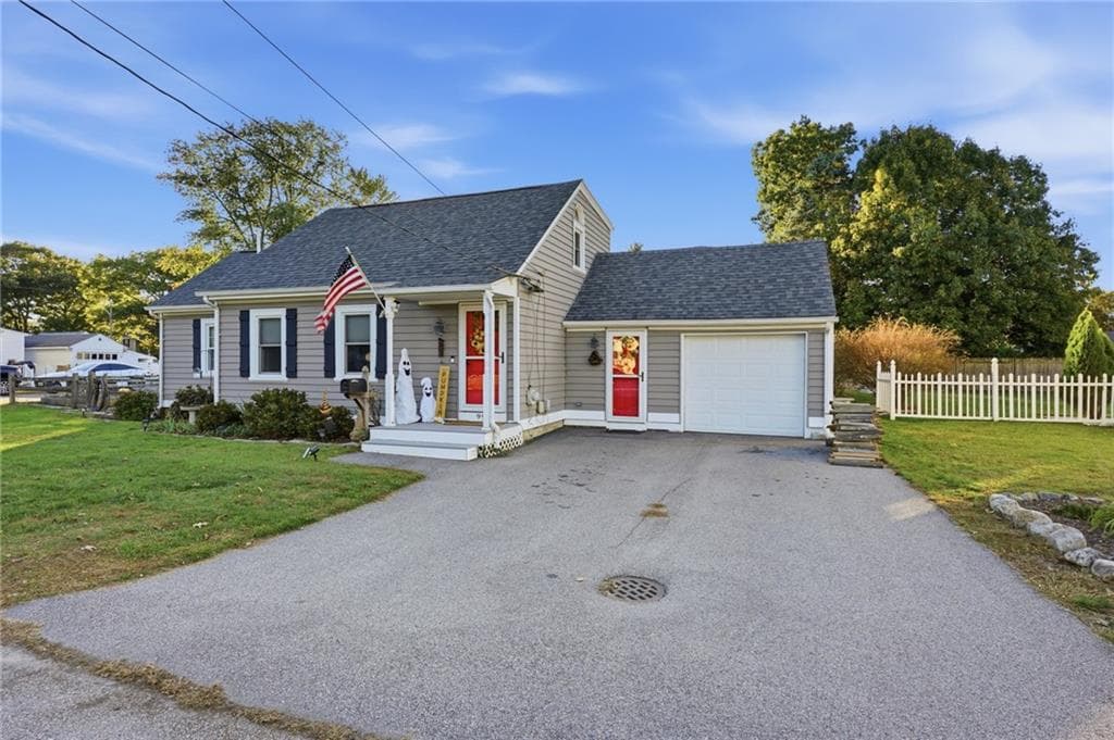 Single Family Residence at 99 George Arden Avenue, Warwick, photo 3 of 50