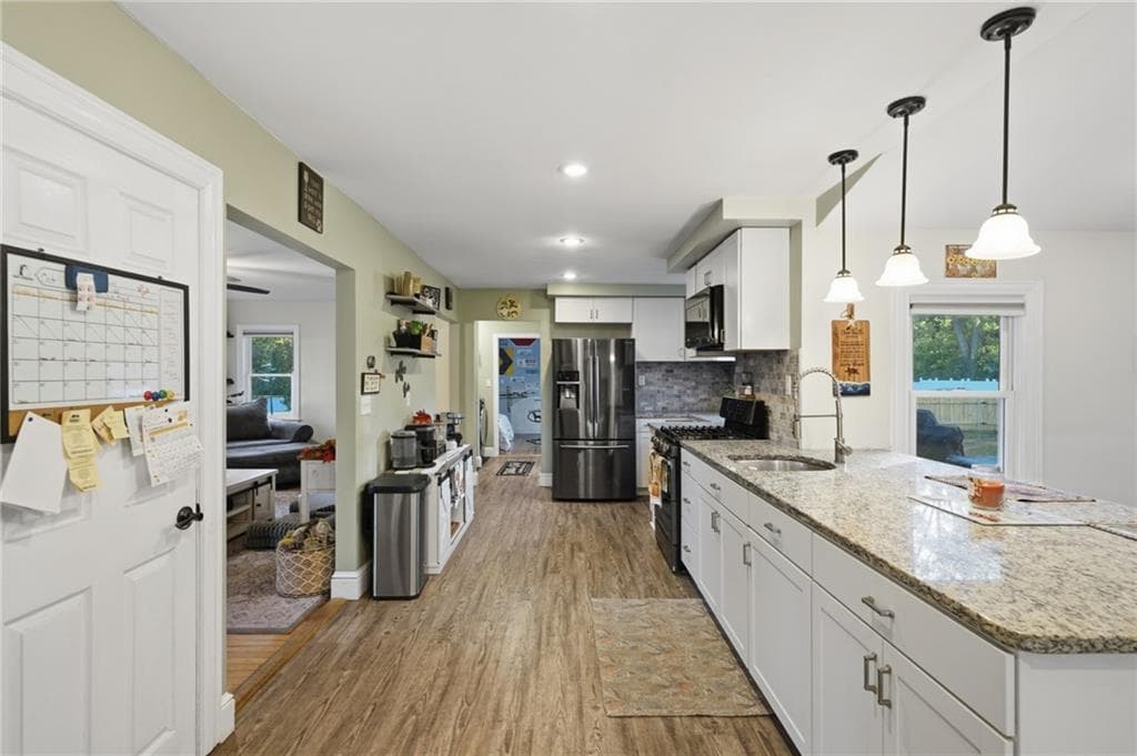 Single Family Residence at 99 George Arden Avenue, Warwick, photo 11 of 50
