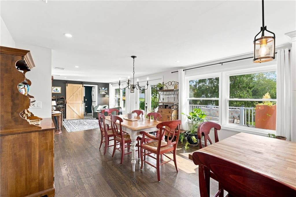 Single Family Residence at 8 Elmhurst Drive, Smithfield, photo 13 of 50