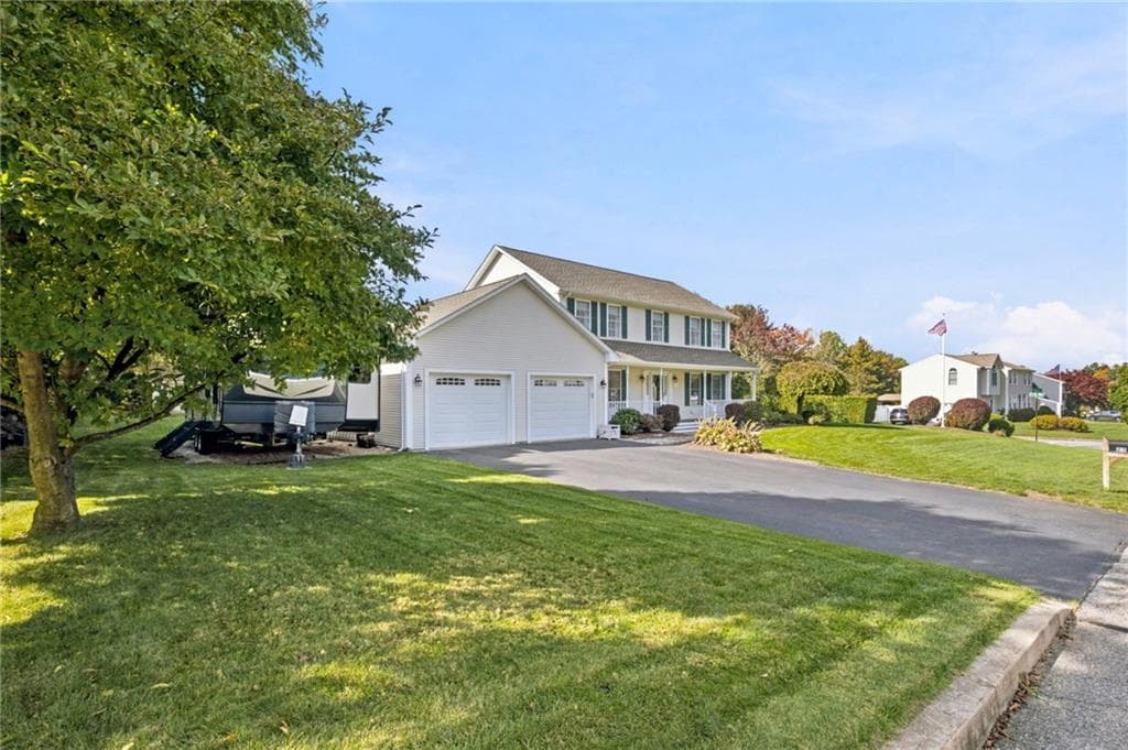 Single Family Residence at 23 Balsam Lane, Smithfield, photo 3 of 38