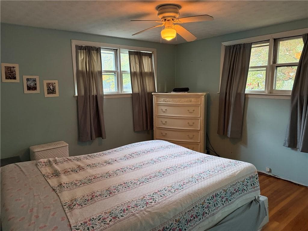 Single Family Residence at 97 Keeley Avenue, Warwick, photo 6 of 9