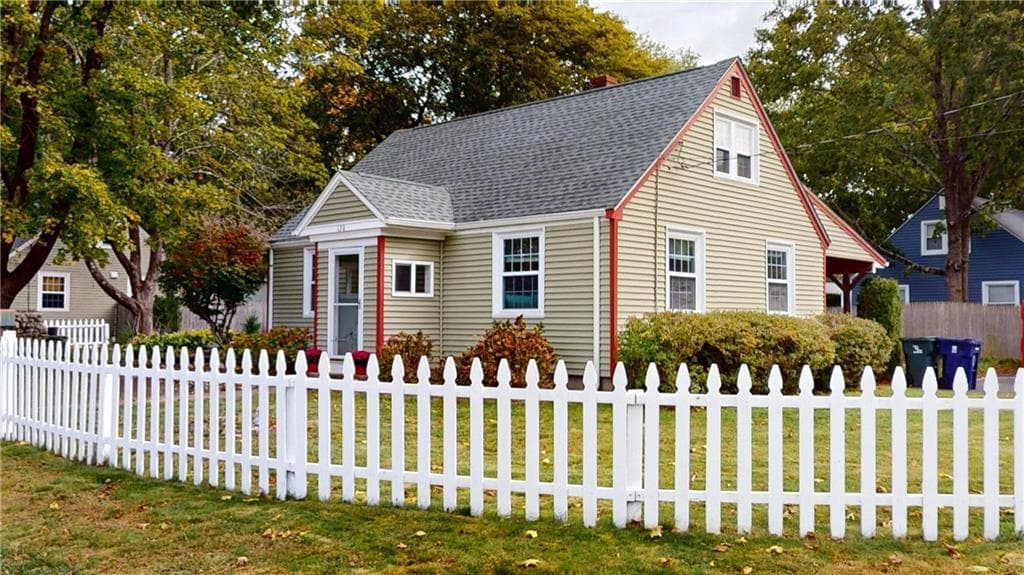 Single Family Residence at 130 Ewing Road, North Kingstown, photo 2 of 50