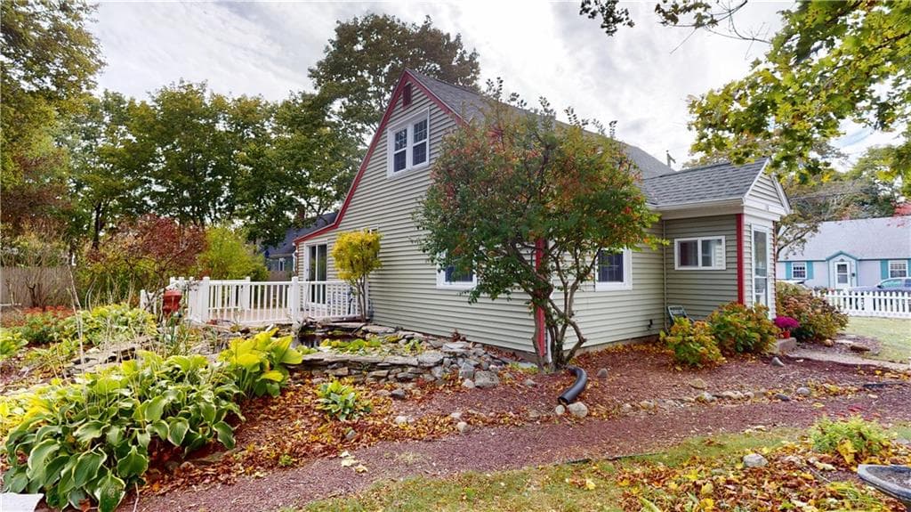 Single Family Residence at 130 Ewing Road, North Kingstown, photo 3 of 50