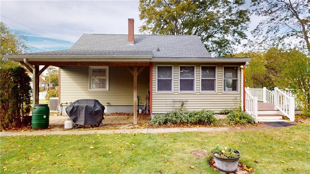 Single Family Residence at 130 Ewing Road, North Kingstown, photo 5 of 50