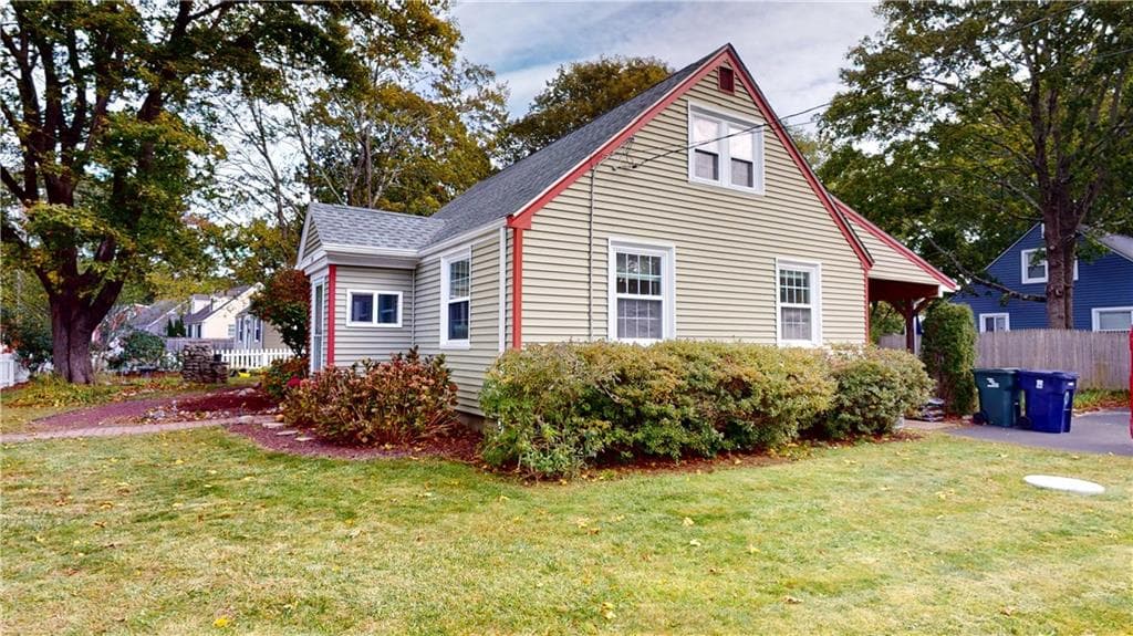Single Family Residence at 130 Ewing Road, North Kingstown, photo 4 of 50