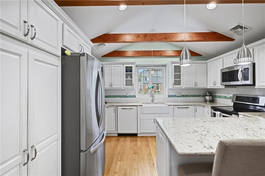 Single Family Residence at 12 Valley View Drive, Smithfield, photo 7 of 32