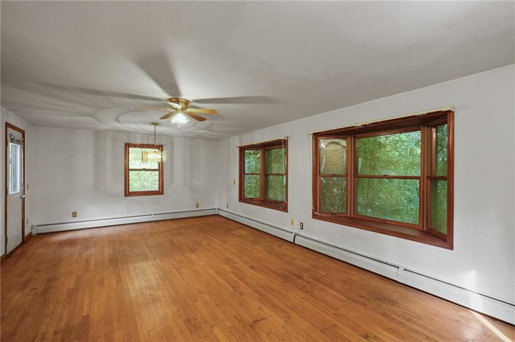 Single Family Residence at 3720 Kingstown Road, South Kingstown, photo 7 of 32