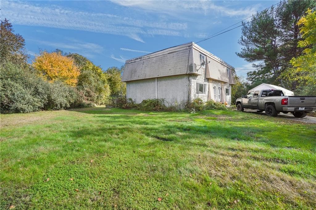 Multi Family at 595 Dry Bridge Road, North Kingstown, photo 3 of 31