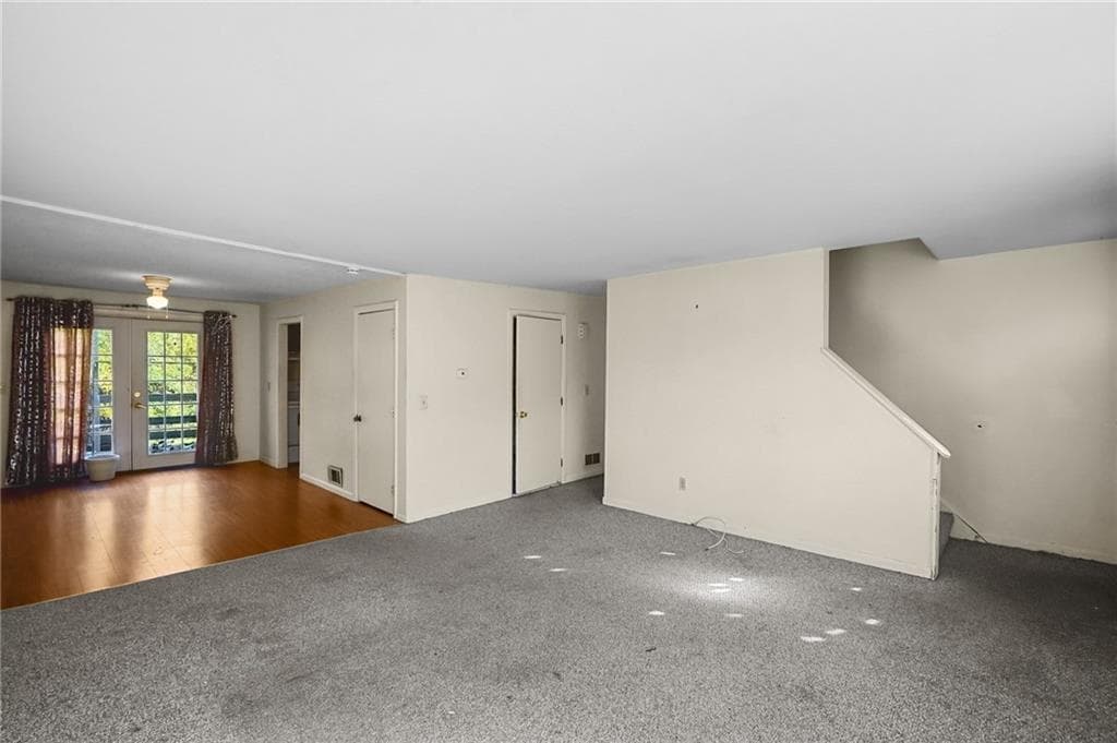 Multi Family at 595 Dry Bridge Road, North Kingstown, photo 15 of 31