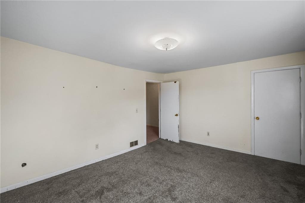 Multi Family at 595 Dry Bridge Road, North Kingstown, photo 25 of 31