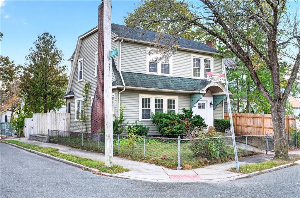 Single Family Residence at 162 Verndale Avenue, Providence, photo 33 of 37