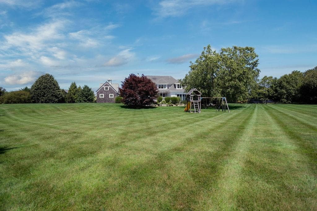 Single Family Residence at 99 Meadowlark Lane, Portsmouth, photo 43 of 49