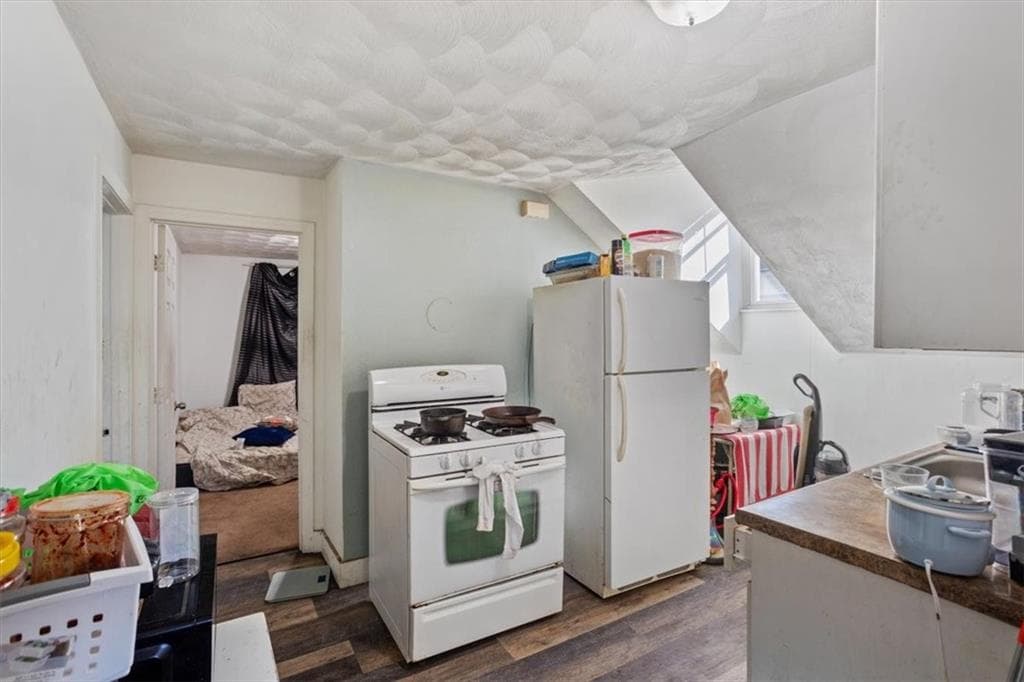 Multi Family at 120 Valley Street, Providence, photo 31 of 42
