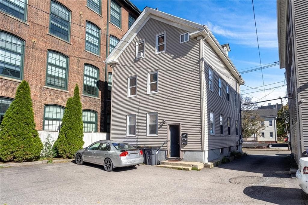 Multi Family at 120 Valley Street, Providence, photo 4 of 42