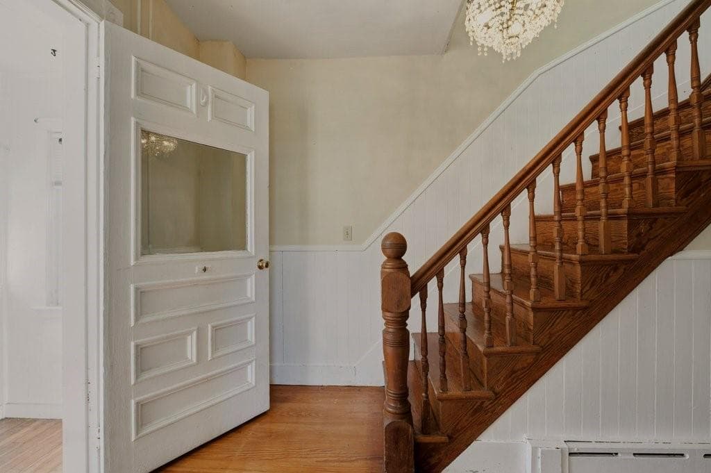Single Family Residence at 28 Merton Road, Newport, photo 8 of 50