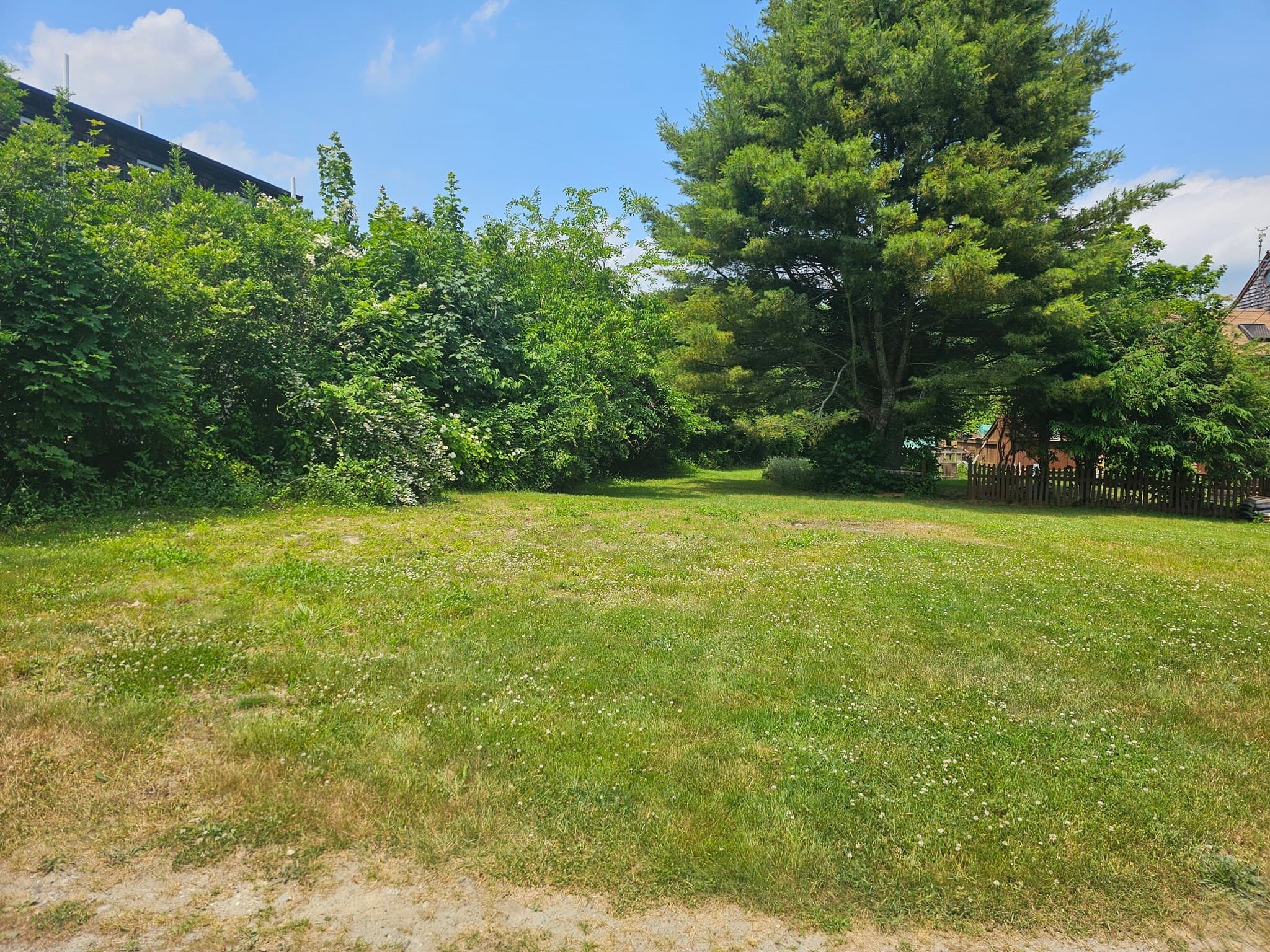 2 Washburn Ave, Fairhaven MA 02719