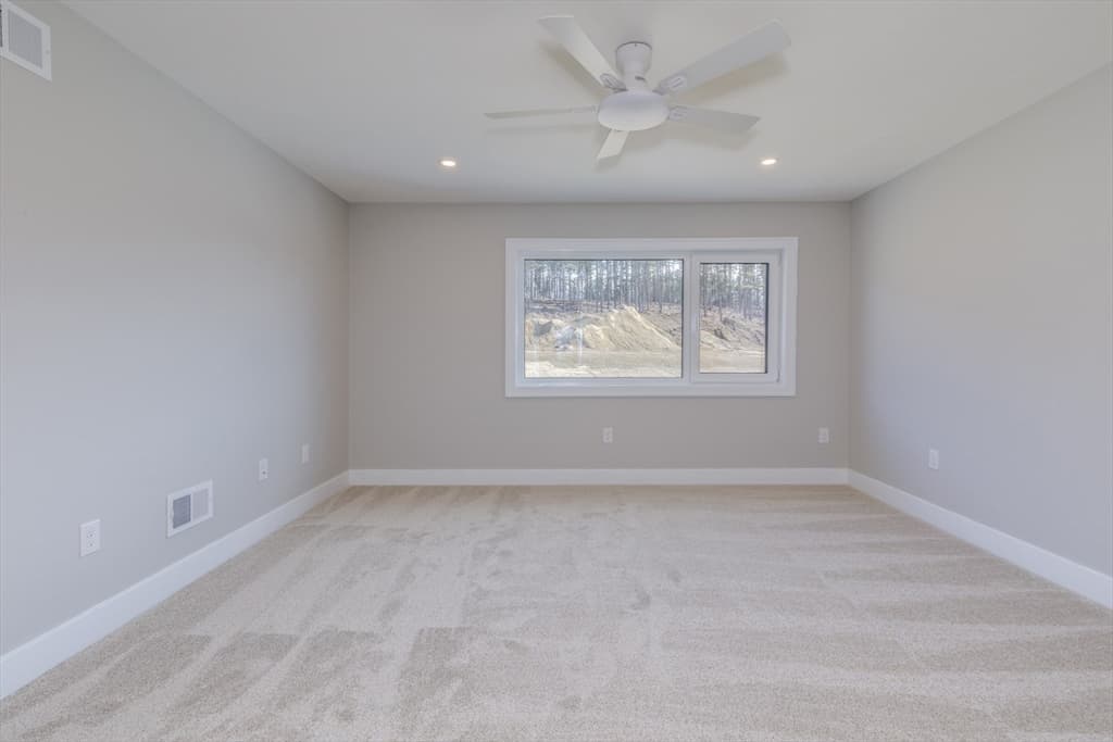 Condex at 21 Windsor Lane # A, Hudson NH 03051, Hudson, photo 20 of 27