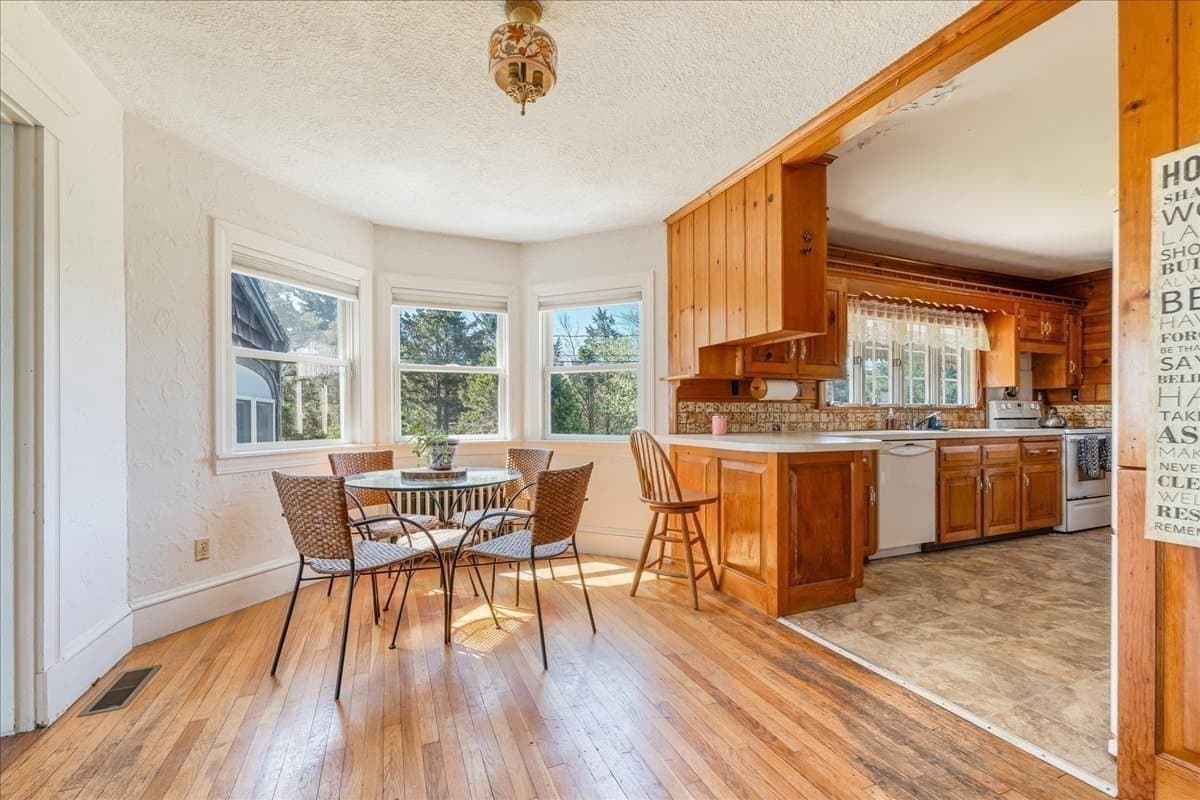 Single Family Residence at 70 Hedge Rd, Plymouth MA 02360, Plymouth, photo 16 of 41