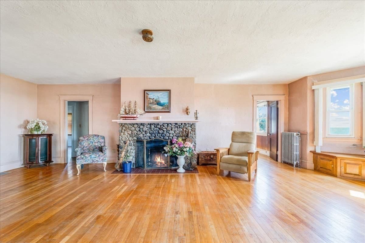 Single Family Residence at 70 Hedge Rd, Plymouth MA 02360, Plymouth, photo 12 of 41