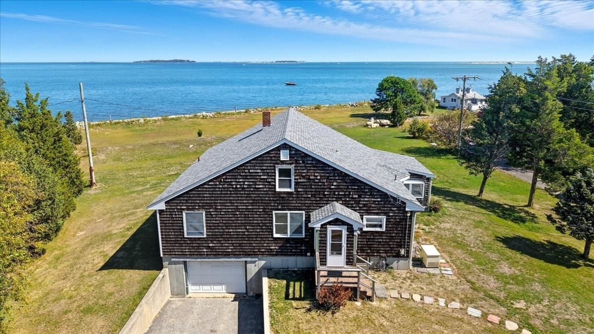 Single Family Residence at 70 Hedge Rd, Plymouth MA 02360, Plymouth, photo 3 of 41