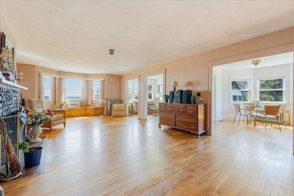 Single Family Residence at 70 Hedge Rd, Plymouth MA 02360, Plymouth, photo 10 of 41