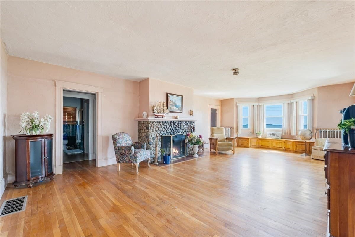 Single Family Residence at 70 Hedge Rd, Plymouth MA 02360, Plymouth, photo 11 of 41